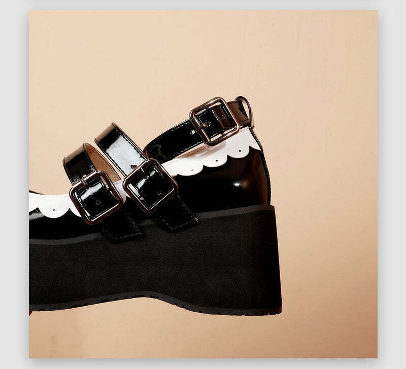 Sweet Goth Mary Jane Shoes - Black with White Trim | Y2K Grunge & 90s Retro Fashion