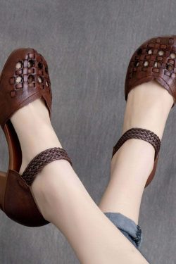 Vintage Y2K Grunge Brown Cowhide Leather Chunky Heel Sandals with Buckle Strap and Hollow Out Design