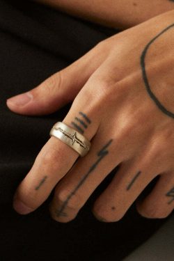 VSCH Doji Ring: Y2K Summer & 90s Grunge Fashion - Perfect for Retro, Club, and Party Outfits