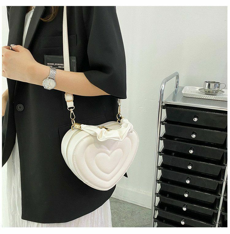 Y2K Aesthetic Retro Vintage Heart Shoulder Bag - 90s Grunge, Y2K Summer, Pastel Goth