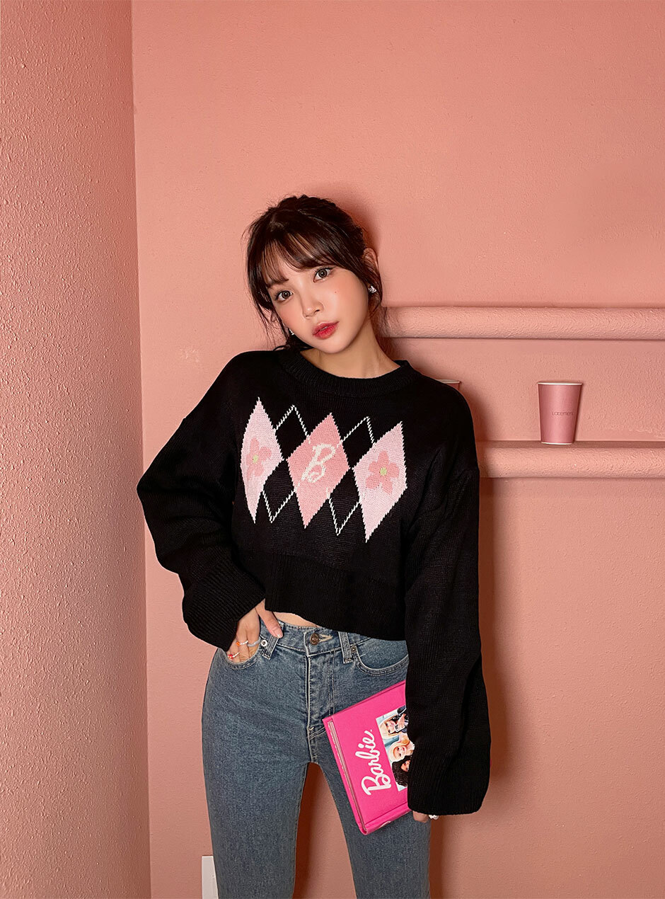 Y2K Barbie Flower Rebecca Cropped Knit Sweater - 90s Grunge, Retro, Pastel Goth Fashion