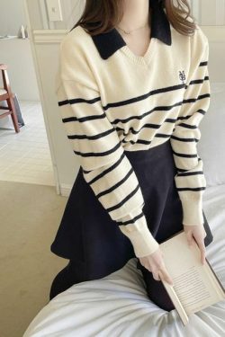 Y2K Collared Striped Sweater - Retro 90s Grunge, Summer Outfits, Popstar & Party Fashion