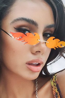 Y2K Flame Sunglasses - Retro 90s Grunge, Hip Hop, and Pastel Goth Fashion Accessory