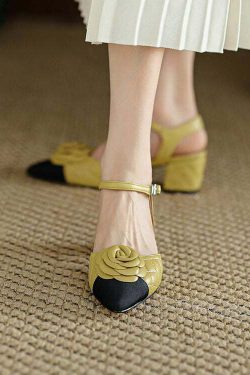 Y2K Floral Buckle Strap Chunky Sandals - Retro 90s Grunge Cowhide Leather in Yellow