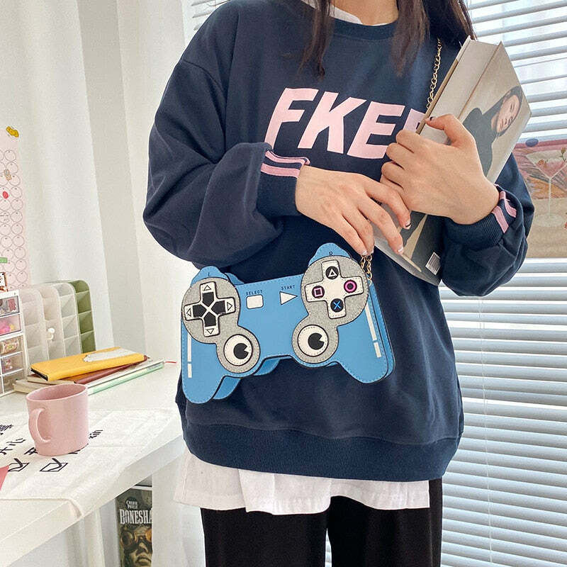 Y2K Gamer Girl Game Controller Purse - Retro 90s Grunge Fashion, Y2K Party & Club Outfit Accessory