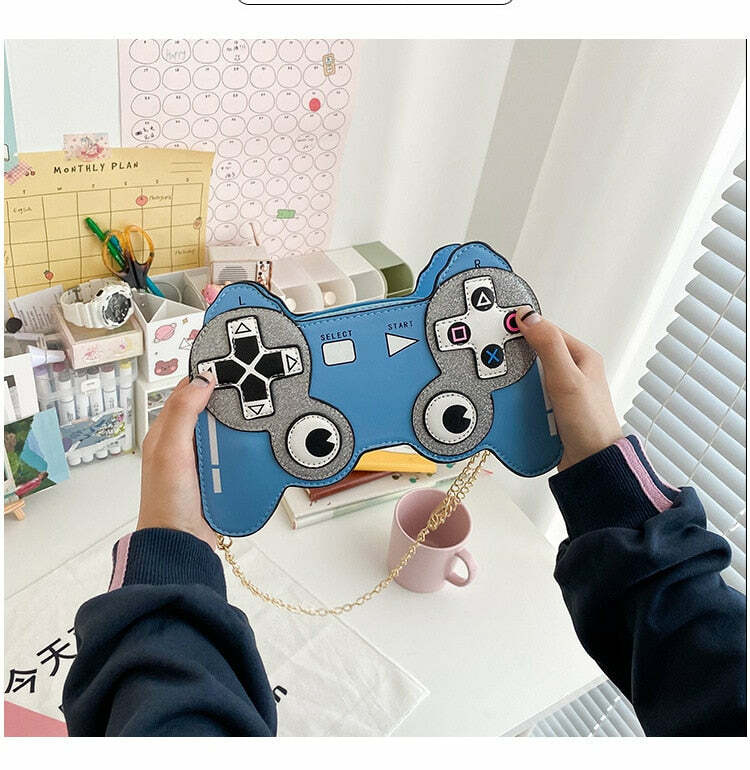 Y2K Gamer Girl Game Controller Purse - Retro 90s Grunge Fashion, Y2K Party & Club Outfit Accessory