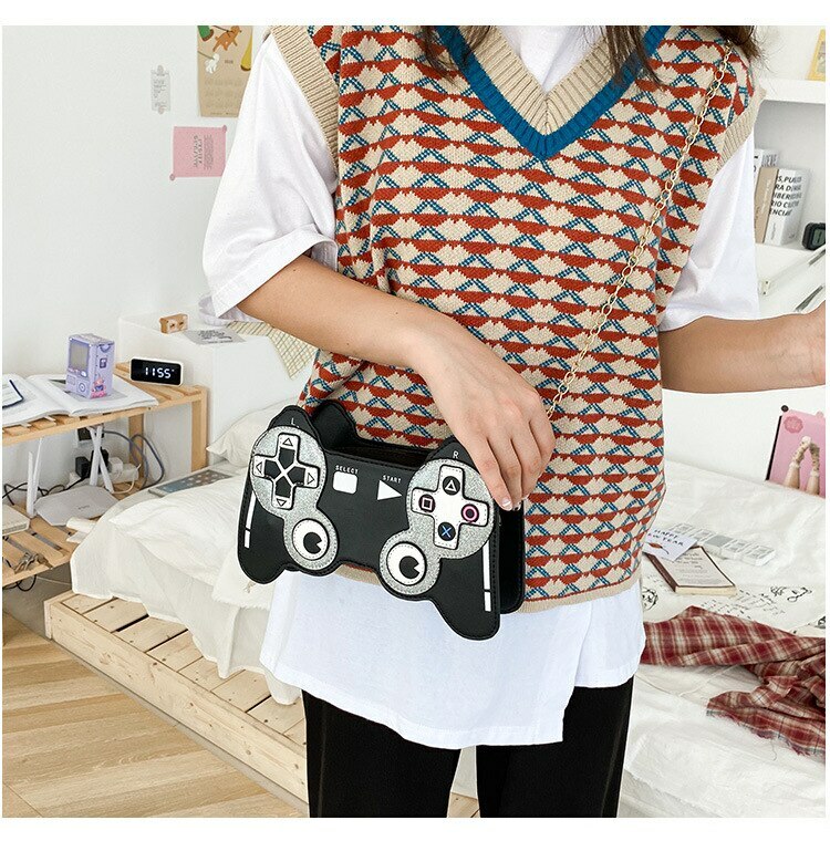 Y2K Gamer Girl Game Controller Purse - Retro 90s Grunge Fashion, Y2K Party & Club Outfit Accessory