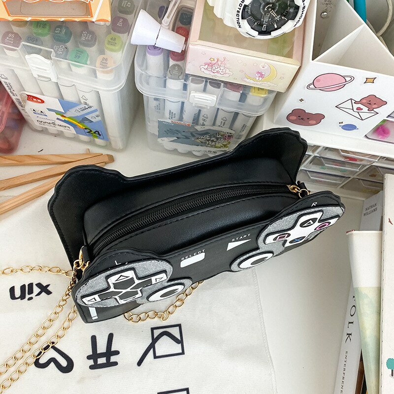 Y2K Gamer Girl Game Controller Purse - Retro 90s Grunge Fashion, Y2K Party & Club Outfit Accessory