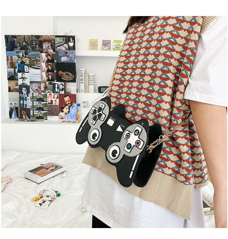 Y2K Gamer Girl Game Controller Purse - Retro 90s Grunge Fashion, Y2K Party & Club Outfit Accessory