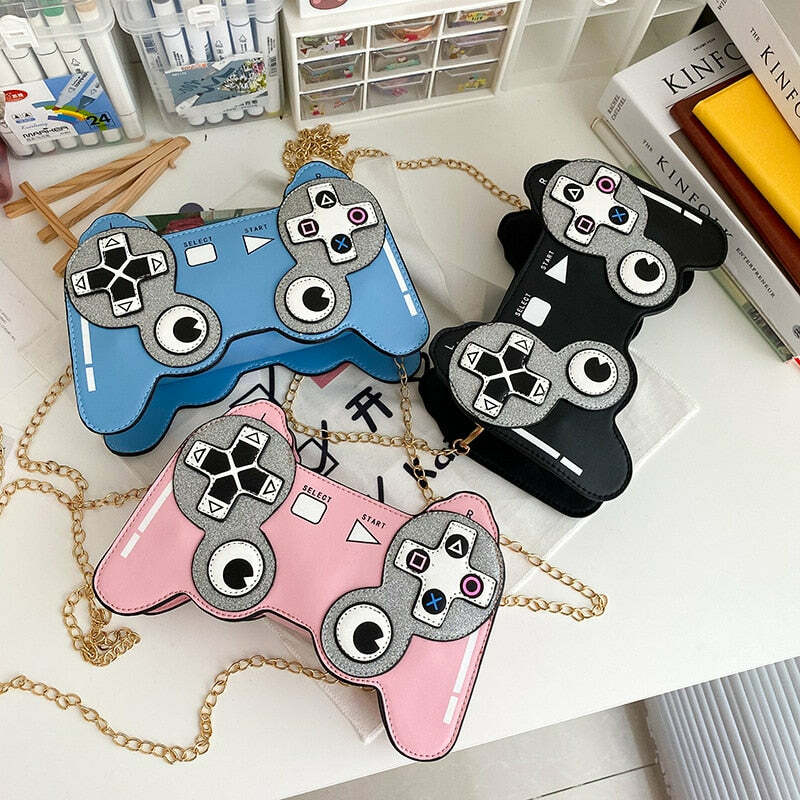 Y2K Gamer Girl Game Controller Purse - Retro 90s Grunge Fashion, Y2K Party & Club Outfit Accessory