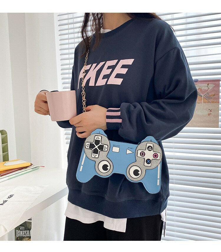 Y2K Gamer Girl Game Controller Purse - Retro 90s Grunge Fashion, Y2K Party & Club Outfit Accessory