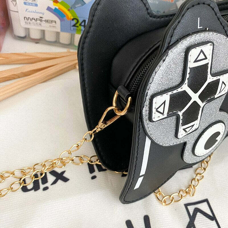 Y2K Gamer Girl Game Controller Purse - Retro 90s Grunge Fashion, Y2K Party & Club Outfit Accessory