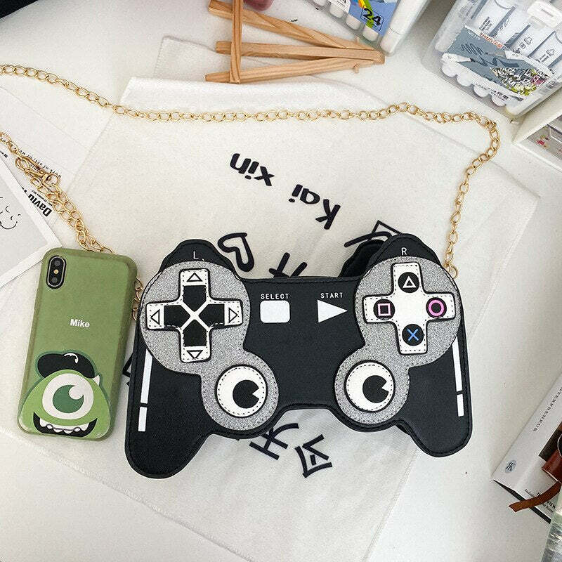 Y2K Gamer Girl Game Controller Purse - Retro 90s Grunge Fashion, Y2K Party & Club Outfit Accessory