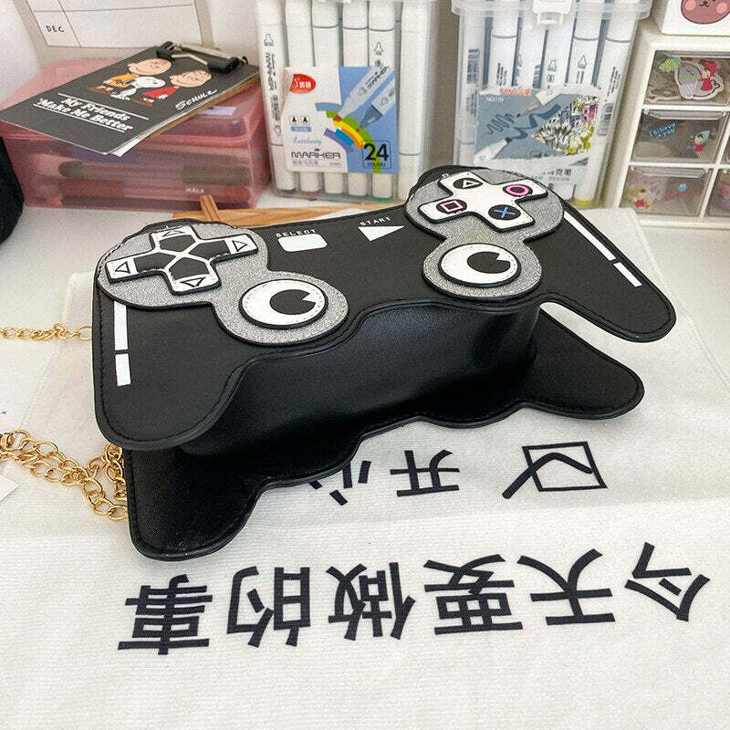 Y2K Gamer Girl Game Controller Purse - Retro 90s Grunge Fashion, Y2K Party & Club Outfit Accessory