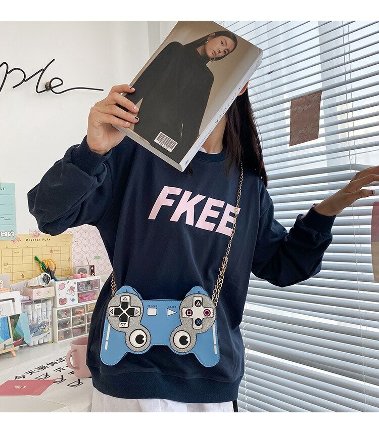 Y2K Gamer Girl Game Controller Purse - Retro 90s Grunge Fashion, Y2K Party & Club Outfit Accessory