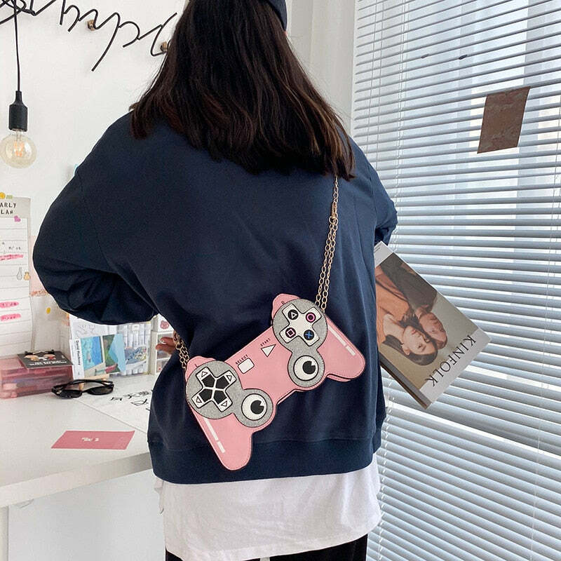 Y2K Gamer Girl Game Controller Purse - Retro 90s Grunge Fashion, Y2K Party & Club Outfit Accessory