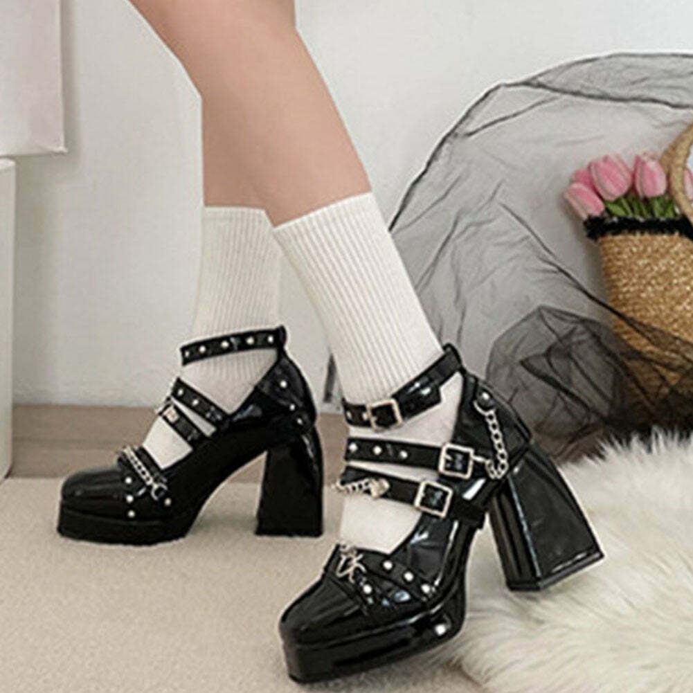 Y2K Goth Lolita Mary Janes - Shiny Black Retro 90s Grunge Shoes for Y2K Fashion Outfits