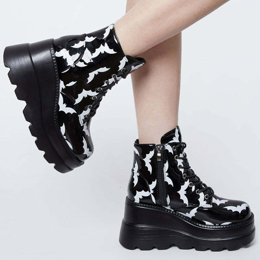 Y2K Gothic Bat Lover Platform Ankle Boots - Retro 90s Grunge, Pastel Goth, Y2K Fashion