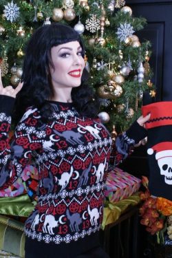 Y2K Gothic Cat Christmas Sweater - Retro 90s Grunge, Pastel Goth, Y2K Fashion Outfit