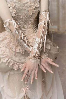 Y2K Gothic Lace Fingerless Arm Warmer Gloves - Retro 90s Grunge, Pastel Goth, Y2K Fashion