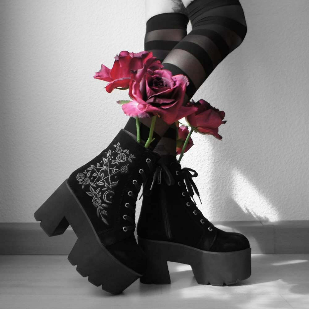 Y2K Gothic Pentagram Rose Platform Boots - 90s Grunge, Retro, Pastel Goth, Y2K Fashion