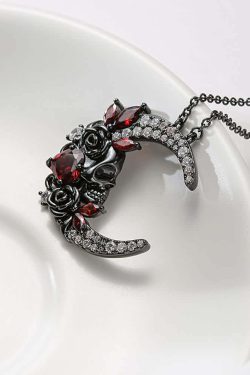 Y2K Gothic Skull Moon Necklace - Retro 90s Grunge, Pastel Goth, Y2K Party & Club Outfits