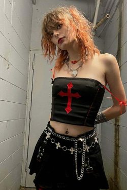 Y2K Gothic Vampire Cross Crop Top - 90s Grunge, Retro, Pastel Goth, Y2K Party & Club Outfits
