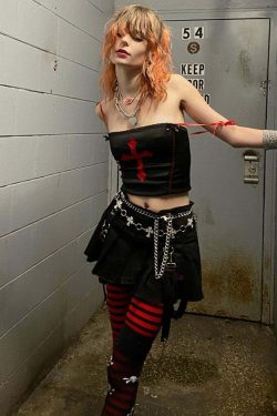 Y2K Gothic Vampire Cross Crop Top - 90s Grunge, Retro, Pastel Goth, Y2K Party & Club Outfits