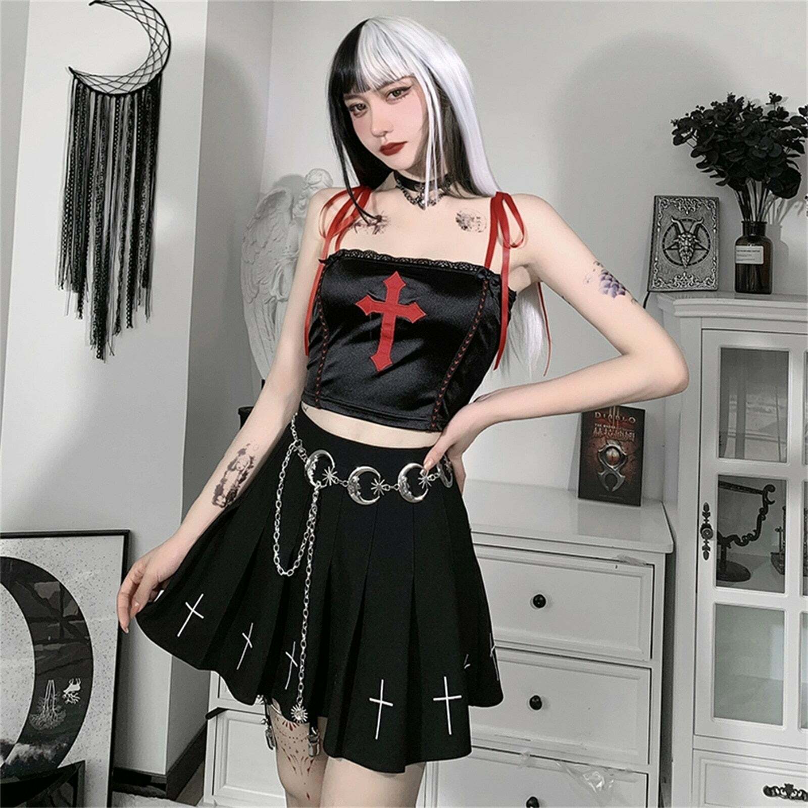 Y2K Gothic Vampire Cross Crop Top - 90s Grunge, Retro, Pastel Goth, Y2K Party & Club Outfits