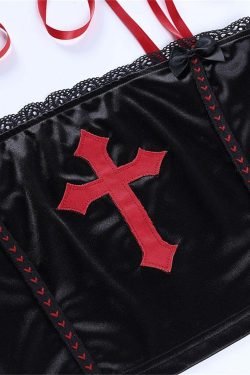 Y2K Gothic Vampire Cross Crop Top - 90s Grunge, Retro, Pastel Goth, Y2K Party & Club Outfits