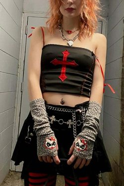 Y2K Gothic Vampire Cross Crop Top - 90s Grunge, Retro, Pastel Goth, Y2K Party & Club Outfits