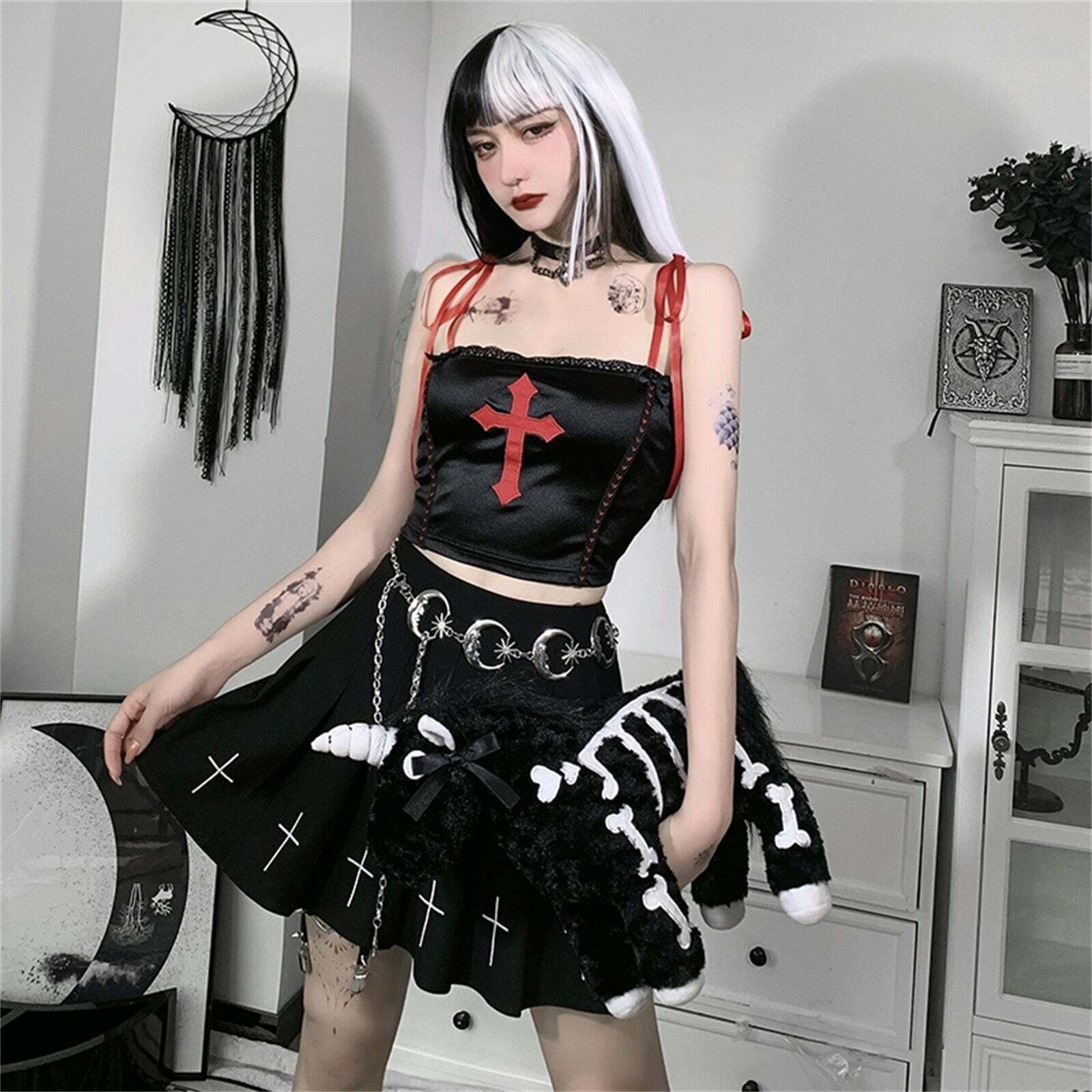 Y2K Gothic Vampire Cross Crop Top - 90s Grunge, Retro, Pastel Goth, Y2K Party & Club Outfits