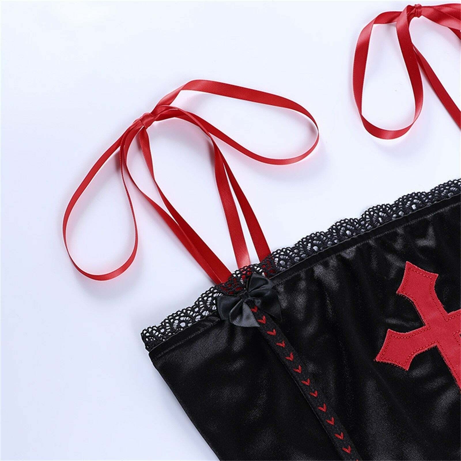 Y2K Gothic Vampire Cross Crop Top - 90s Grunge, Retro, Pastel Goth, Y2K Party & Club Outfits