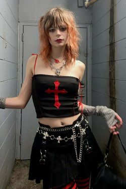 Y2K Gothic Vampire Cross Crop Top - 90s Grunge, Retro, Pastel Goth, Y2K Party & Club Outfits