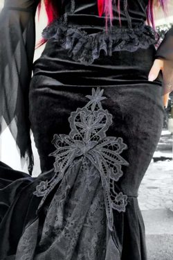 Y2K Gothic Velvet Lace Asymmetrical Skirt - Retro 90s Grunge, Pastel Goth, Summer Y2K Outfits