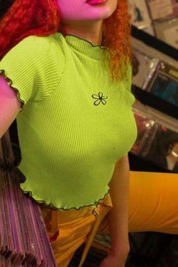 Y2K Green Flower Crop Top - 90s Grunge, Retro Summer, Pastel Goth, Y2K Party Outfit