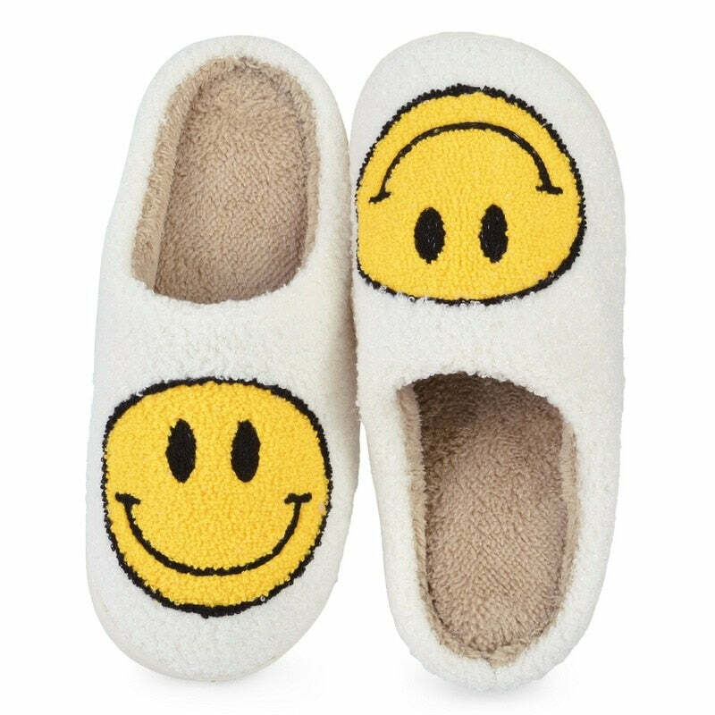 Y2K Grunge & 90s Fashion Smiley Face Slippers - Retro Summer Outfits & Pastel Goth Style