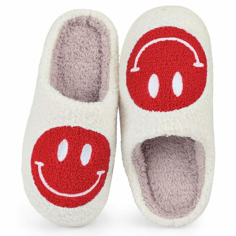 Y2K Grunge & 90s Fashion Smiley Face Slippers - Retro Summer Outfits & Pastel Goth Style