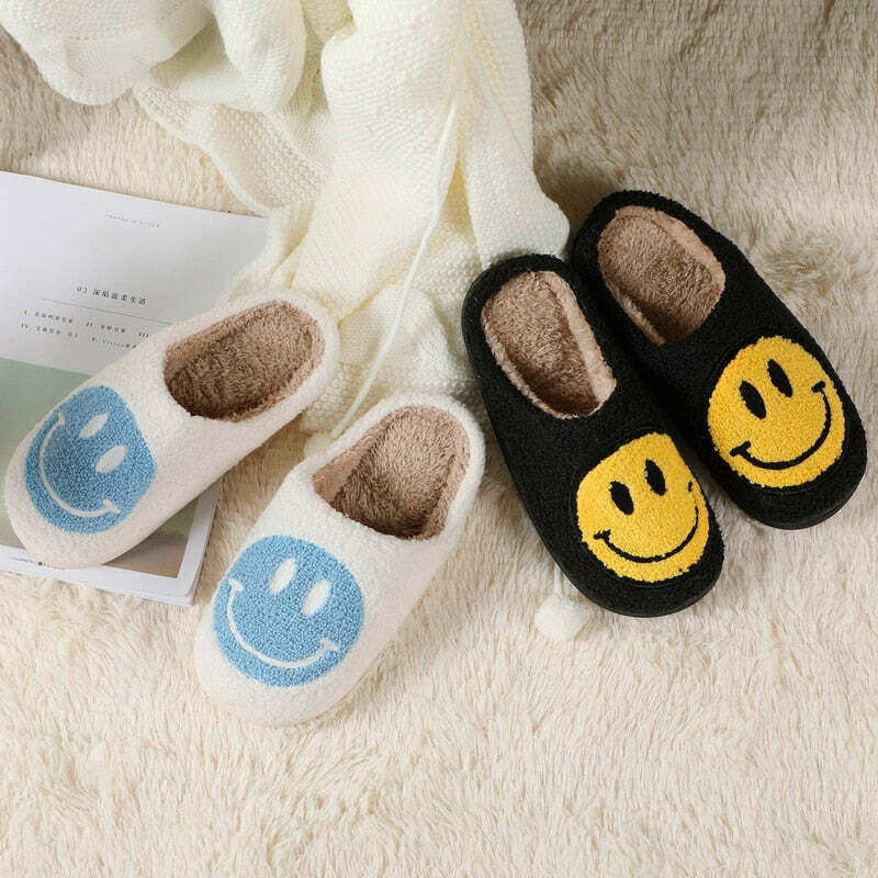 Y2K Grunge & 90s Fashion Smiley Face Slippers - Retro Summer Outfits & Pastel Goth Style