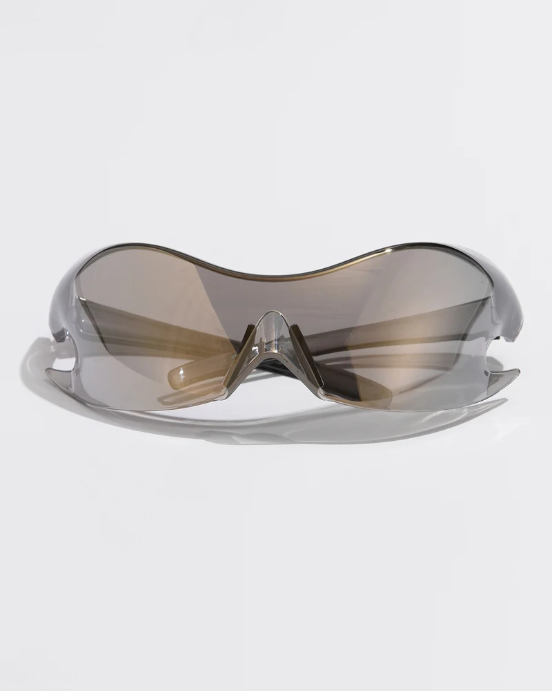 Y2K Grunge & 90s Retro Futuristic Sunglasses - Perfect for Summer, Parties, and Club Outfits