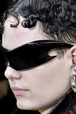 Y2K Grunge & 90s Retro Futuristic Sunglasses - Perfect for Summer, Parties, and Club Outfits