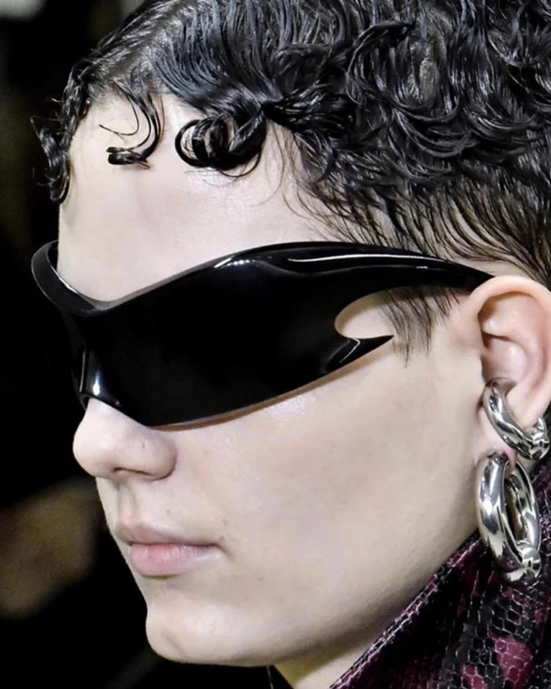 Y2K Grunge & 90s Retro Futuristic Sunglasses - Perfect for Summer, Parties, and Club Outfits