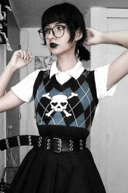 Y2K Grunge Argyle Skull Knitted Sweater Vest - Retro 90s Fashion, Gothic Y2K, Pastel Goth