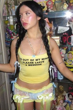 Y2K Grunge Baby Tee - Retro 90s Summer Outfit, Perfect for Y2K Parties and Club Nights