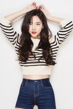 Y2K Grunge Black & White Striped Sweater - TWICE Nayeon Inspired Retro 90s Fashion