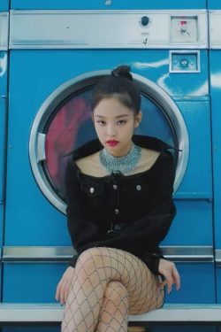 Y2K Grunge Black Cropped Denim Jacket | Retro 90s Fashion | Jennie