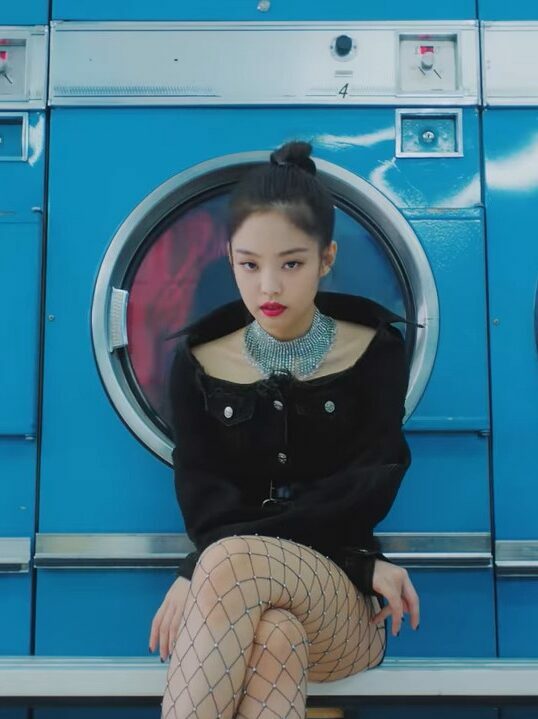 Y2K Grunge Black Cropped Denim Jacket | Retro 90s Fashion | Jennie