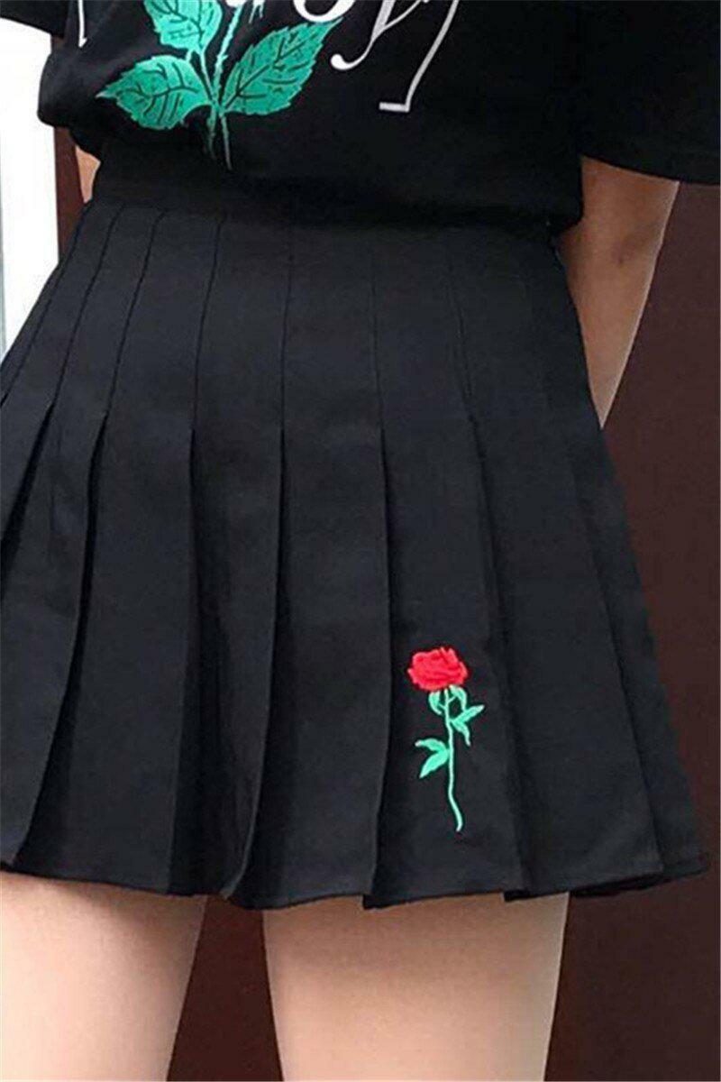 Y2K Grunge Black Faux Leather Rose Embroidered Mini Skirt - 90s Retro Summer Outfit