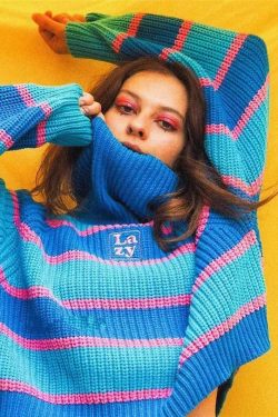 Y2K Grunge Bubblegum Turtleneck Sweatshirt - Retro 90s Fashion, Summer & Party Outfits