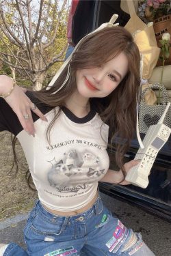 Y2K Grunge Cute Cat Baseball T-Shirt - Retro 90s Summer Outfit, Pastel Goth, Y2K Fashion